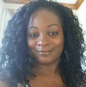 Meet your Posher, Claudia